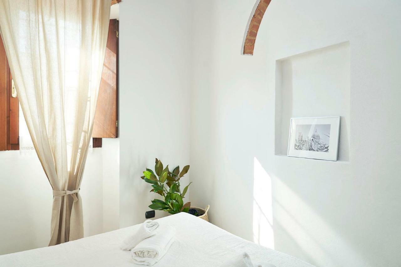 One Of A Kind Near The Duomo W/Balcony Palace Apt 佛罗伦萨 外观 照片